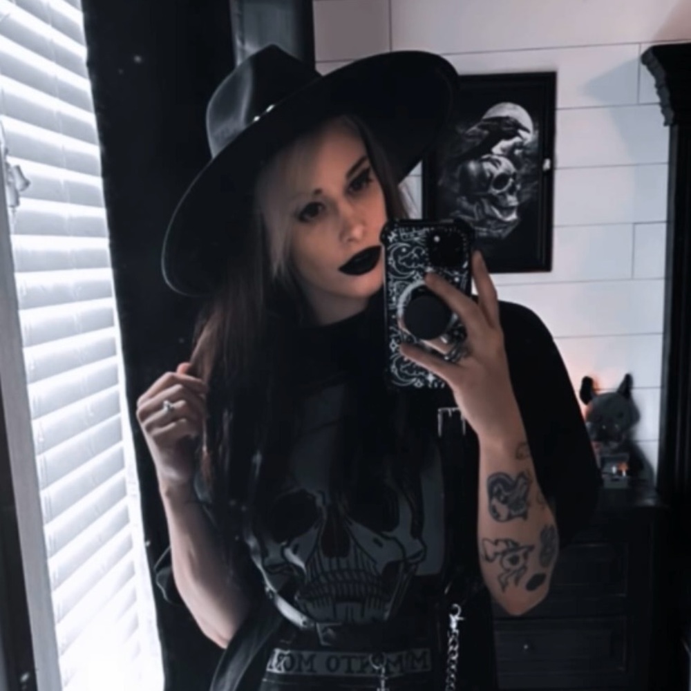 Meet your Posher, Melissa